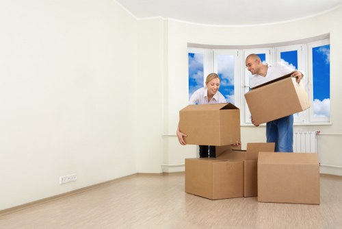 Packing and loading service for a household move in Earls Court