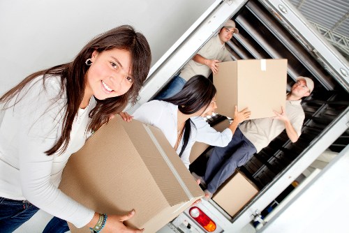 Local Earls Court moving team handling access and parking challenges